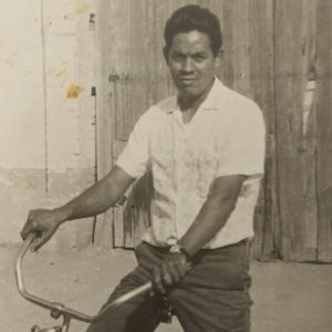 Meet your Posher, Abeja